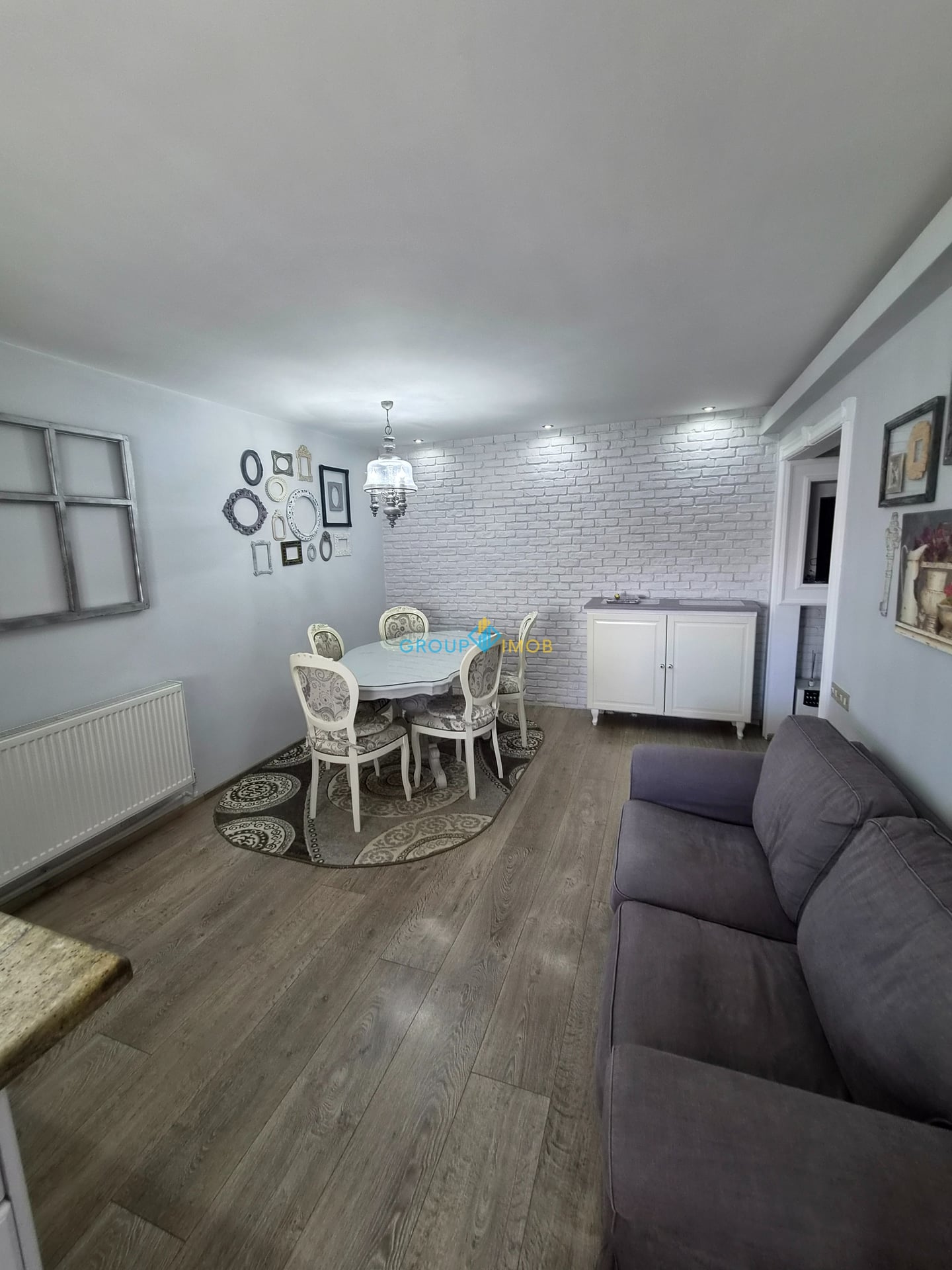 Apartament 3 camere decomandate 22 Decembrie