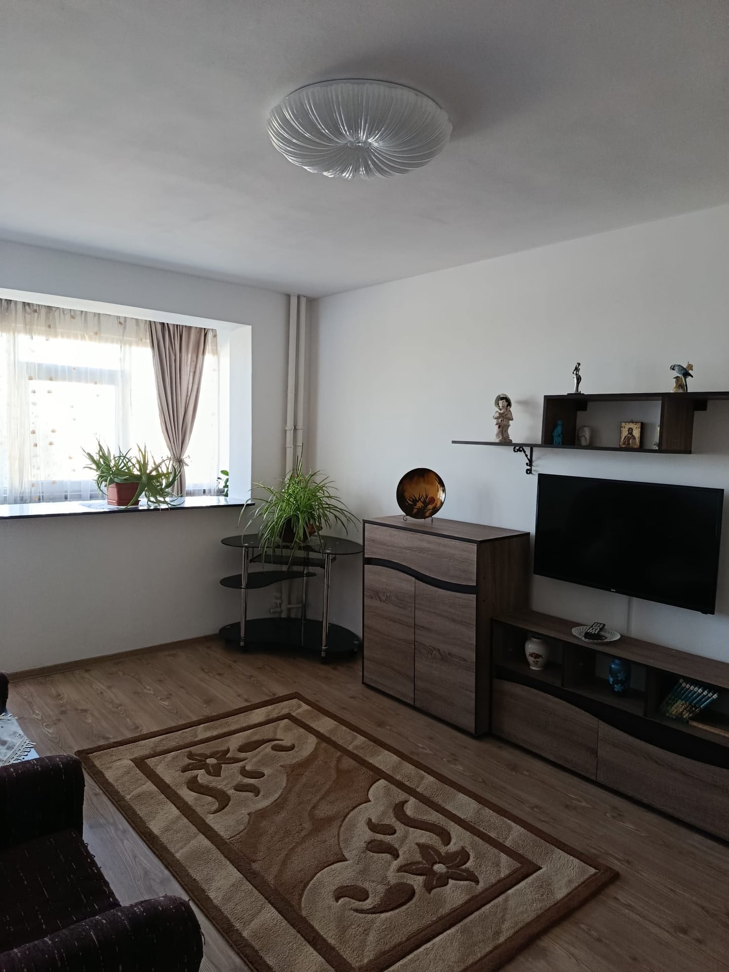 TOMIS NORD-CIRESICA APARTAMENT DECOMANDAT CU CENTRALA PE GAZE