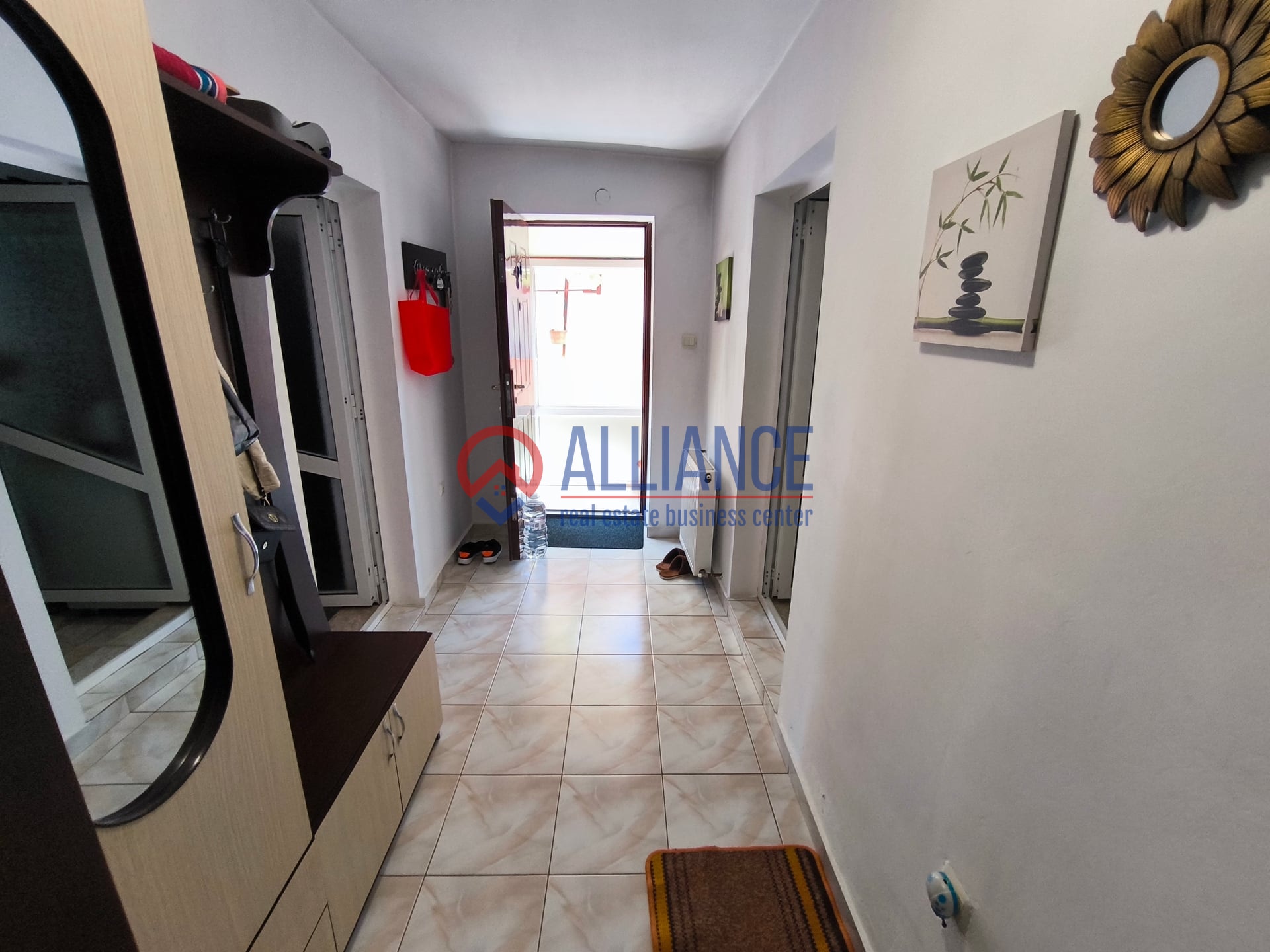 VIILE NOI - casa cu o curte generoasa disponibila imediat - foto 14