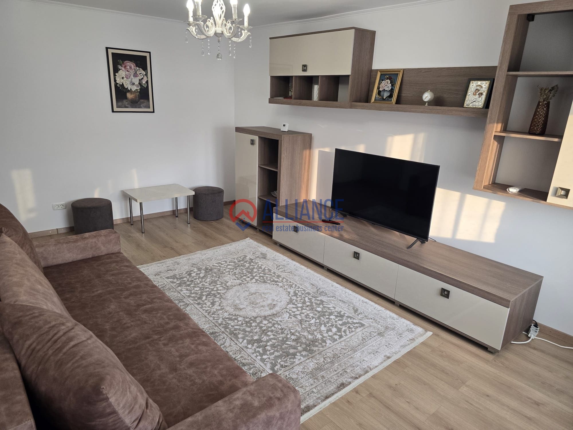 Inchiriez apartament cu 2 Camere si 2 balcoane Zona Dacia - Scoala Spectrum / Termen Lung - foto 2