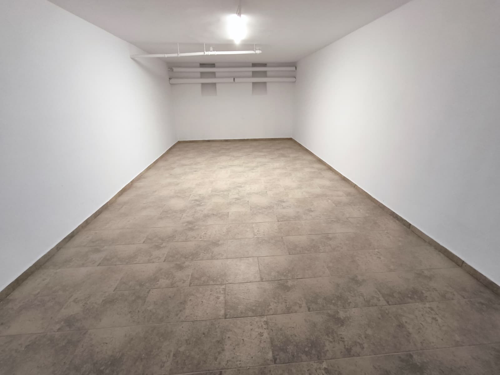 FALEZA NORD cladire multifunctionala 4600 mp cu acces din Bdul Mamaia! - foto 24