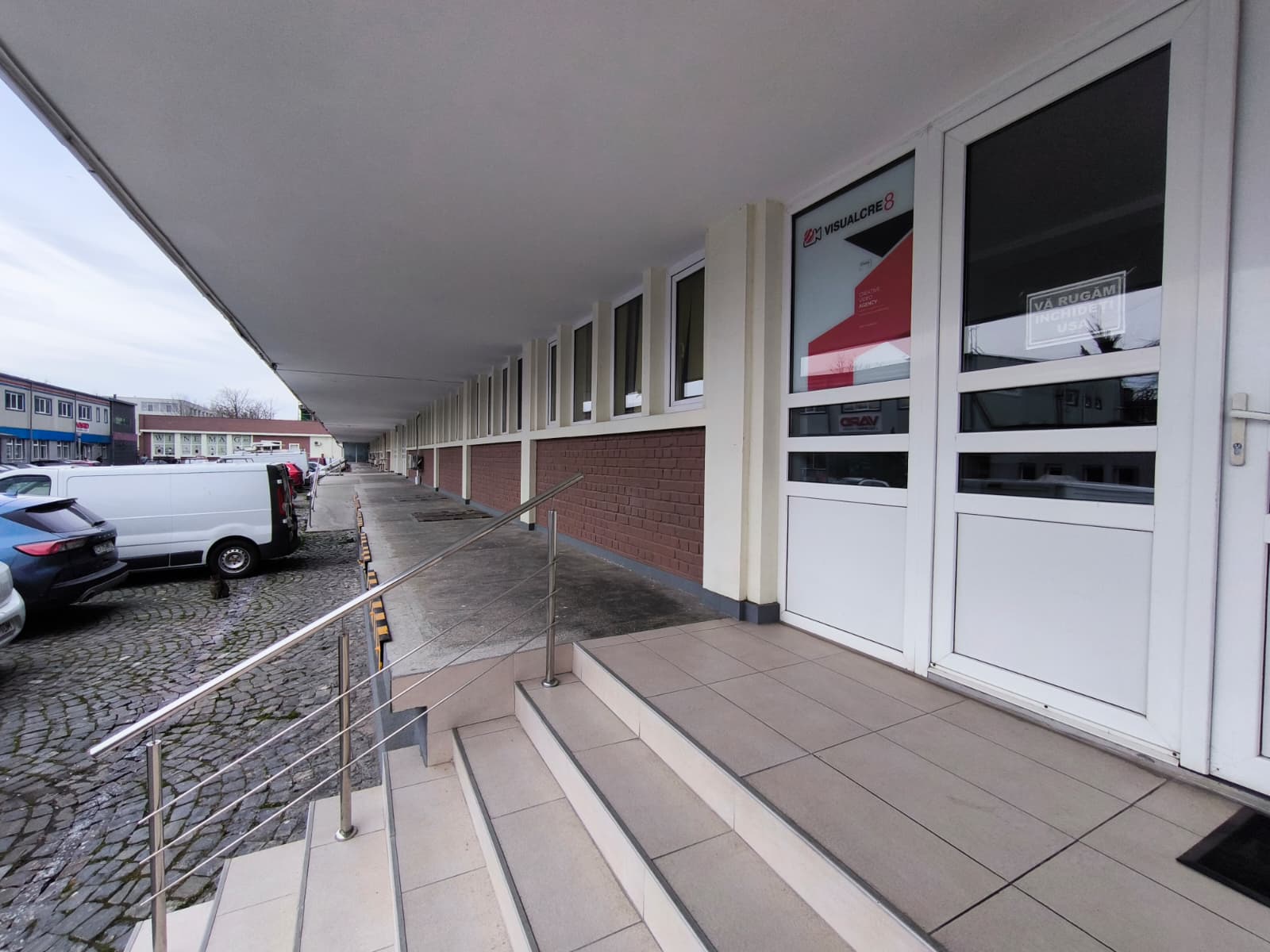 FALEZA NORD cladire multifunctionala 4600 mp cu acces din Bdul Mamaia! - foto 27