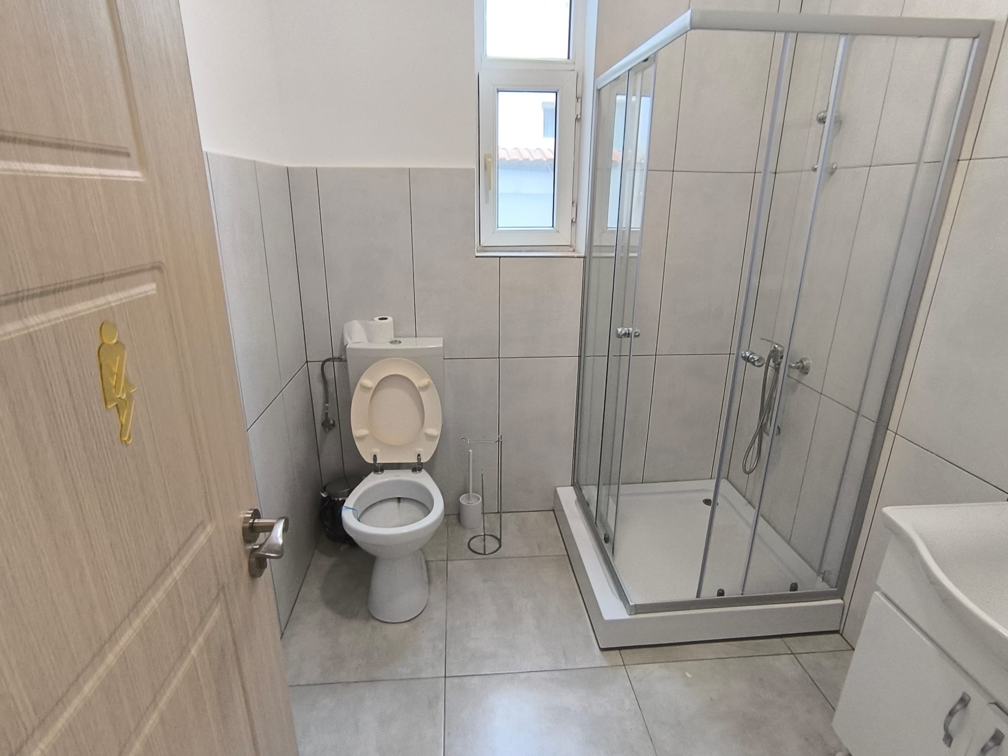 CAPITOL - Bdul Mamaia parter de vila stradal! - foto 12