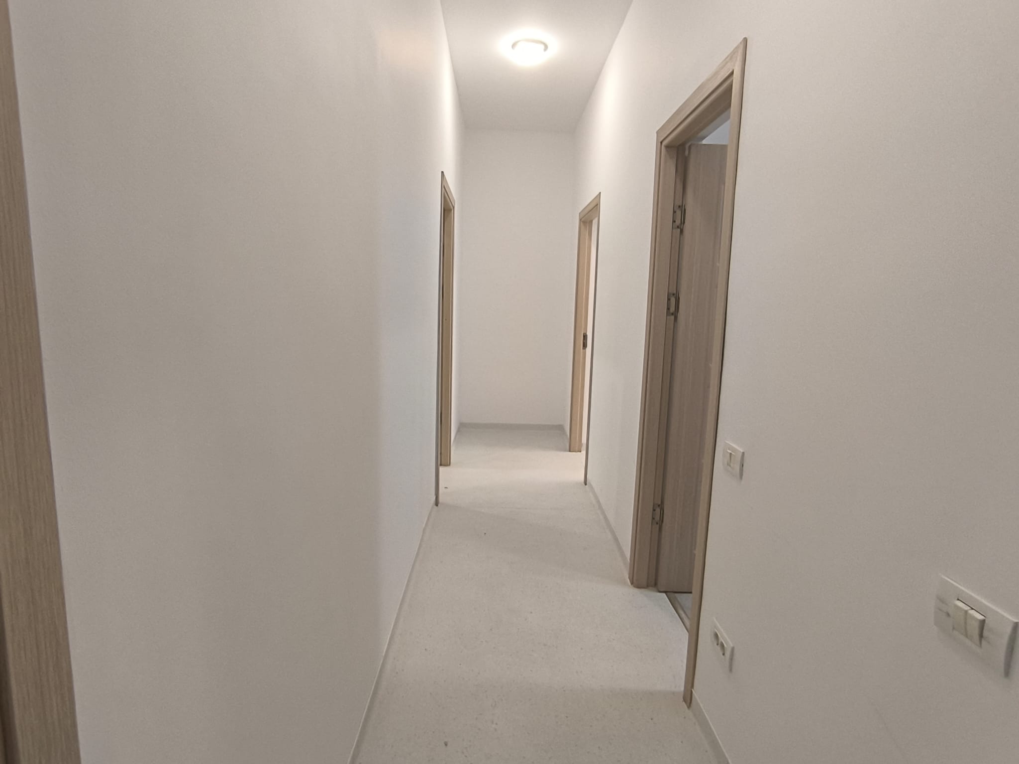 CAPITOL - Bdul Mamaia parter de vila stradal! - foto 18