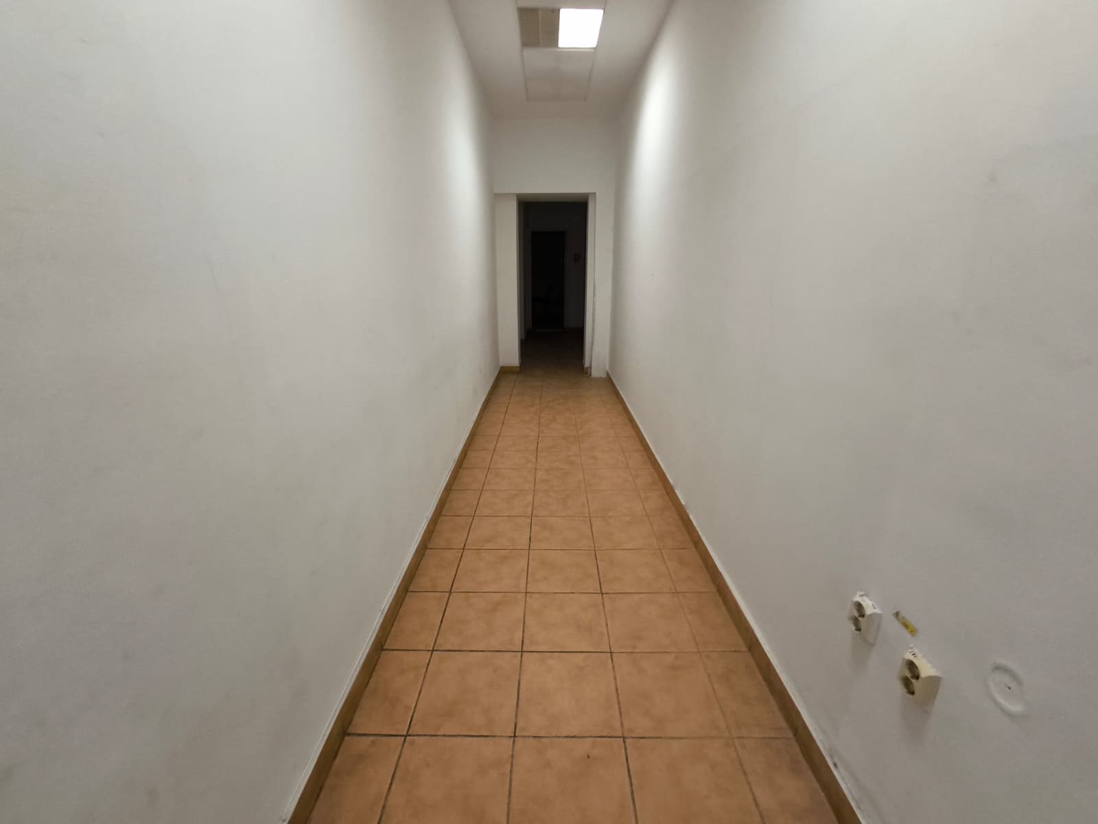 CENTRU - Bdul Tomis spatiu comercial cu vitrina stradala! - foto 9