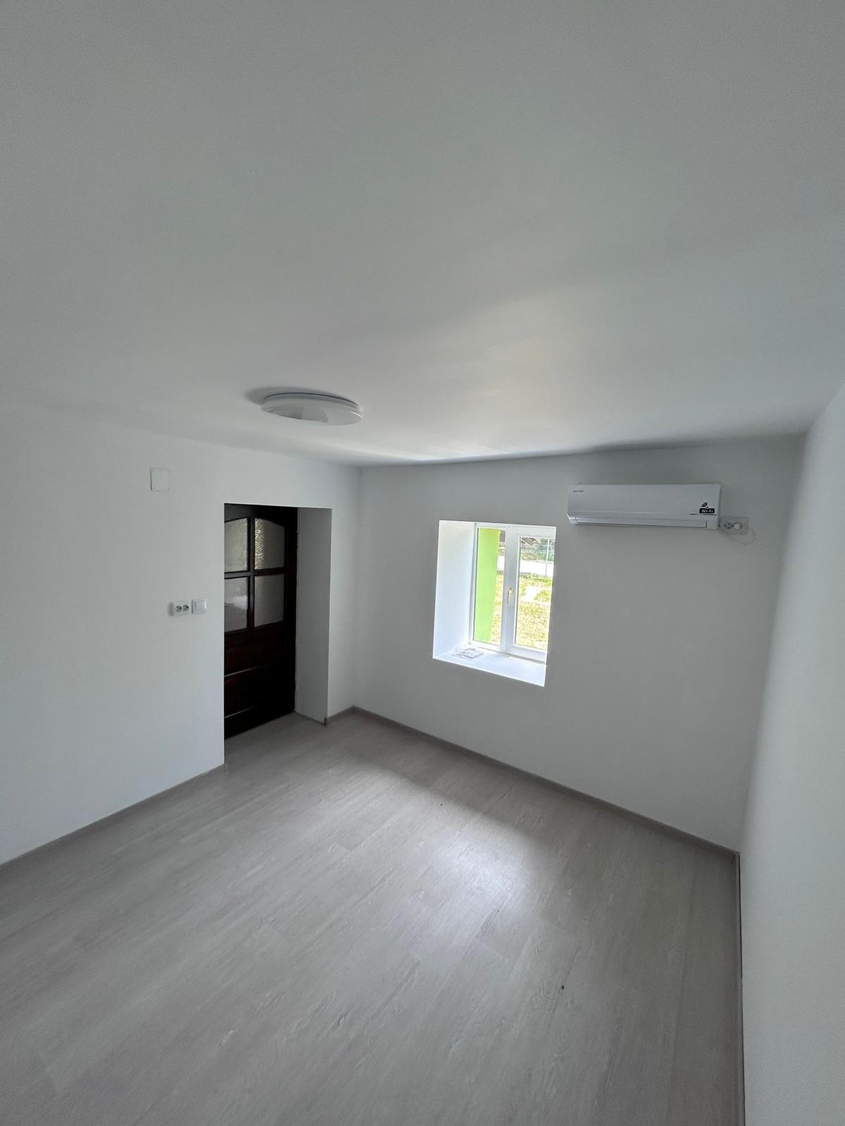 SAT CERCHEZU - Casa renovata complet si gradina - foto 6
