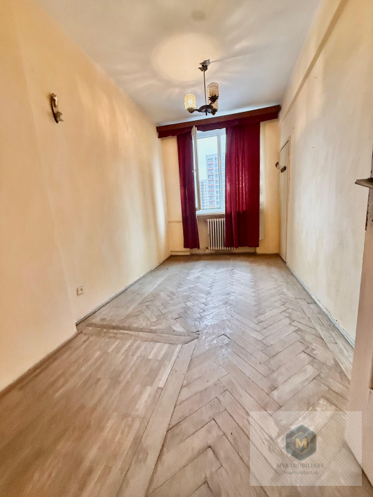 Metrou Lujerului - ap. 3 camere - necesita renovare completa - foto 2