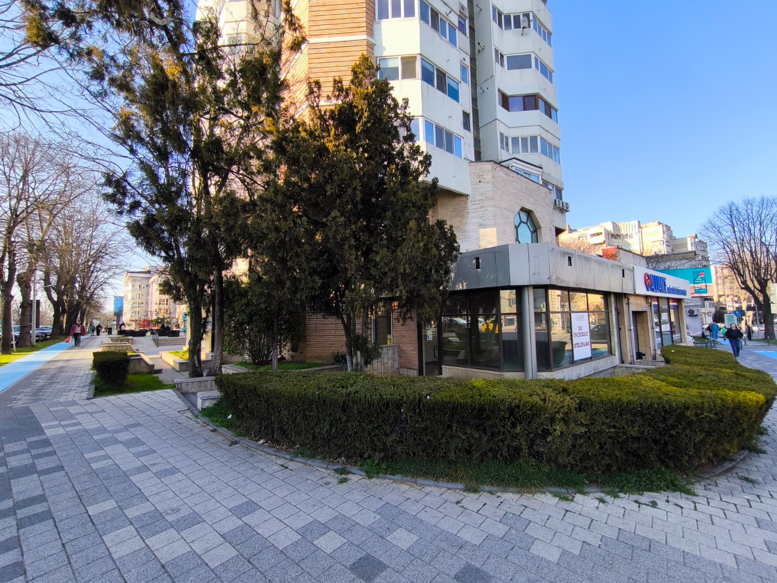 CENTRU - Bdul Tomis spatiu comercial cu vitrina stradala! - foto 2