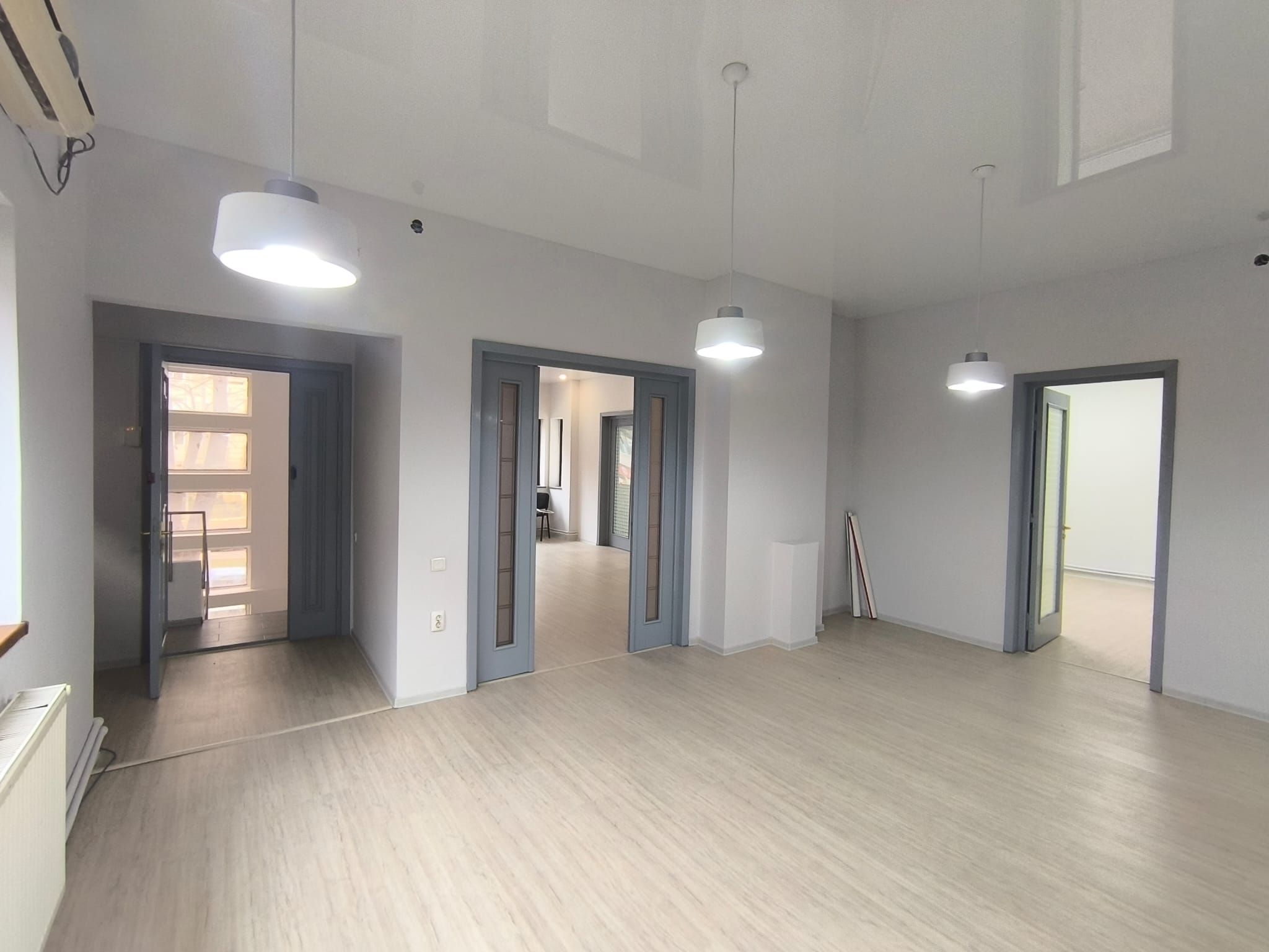 Capitol Bulevardul Mamaia Vila D+2E+M - foto 11